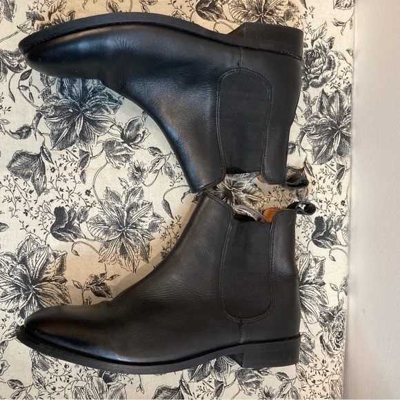 OFFICE LONDON Sz 40 Leather Chelsea Style Pull On Booties - Picture 4 of 9